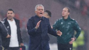 مورينيو: تصرف كورتوا يستحق جائزة.. والريال ليس مجرد تاريخ